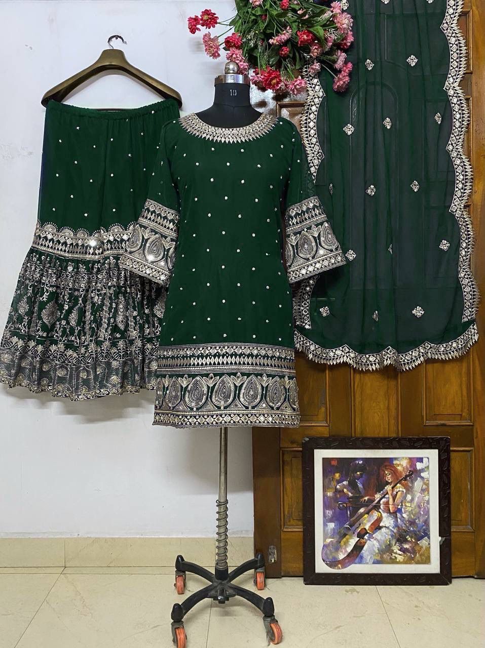 Elegant Festive Wear Festive Suit Set for Women